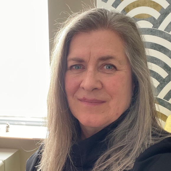 Meet your Posher, Karen - Picture 5 of 5